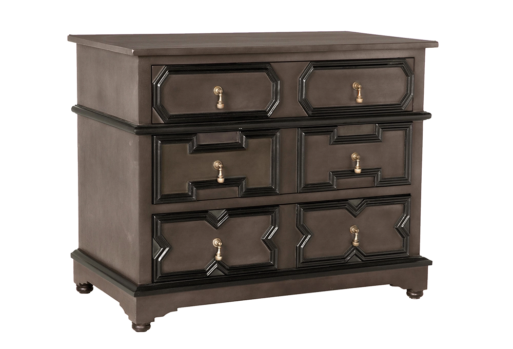 Watson Dresser, Pale
